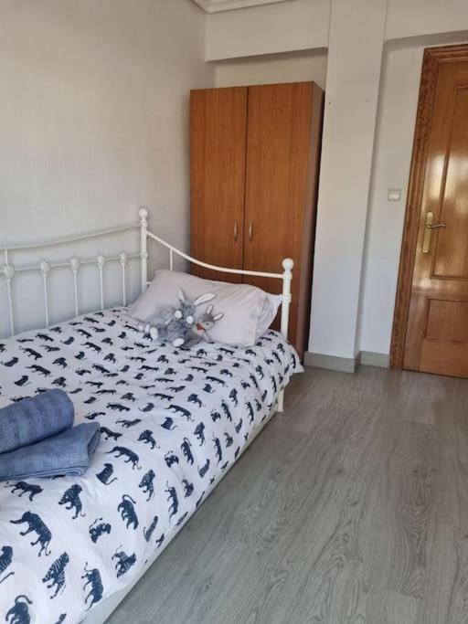 Lovely Three-Bedroom Apartment In Puerto De Sagunt Puerto de Sagunto Bagian luar foto
