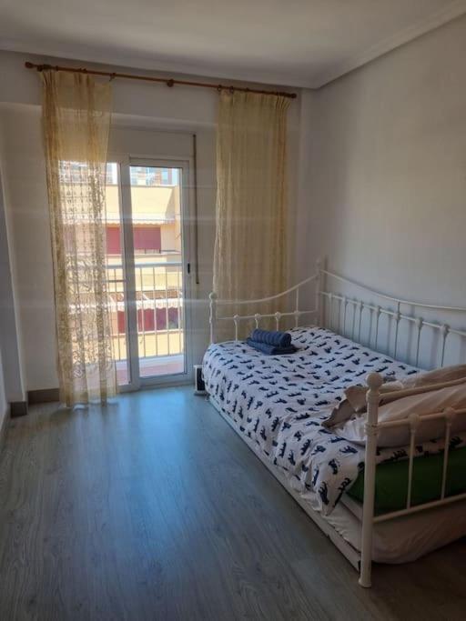 Lovely Three-Bedroom Apartment In Puerto De Sagunt Puerto de Sagunto Bagian luar foto