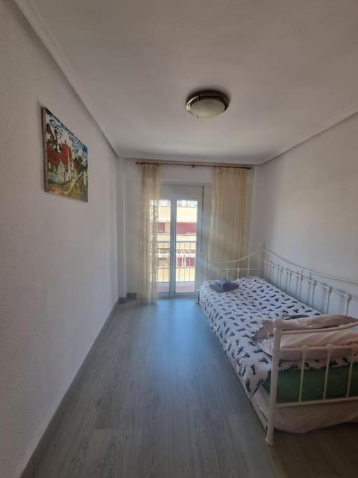 Lovely Three-Bedroom Apartment In Puerto De Sagunt Puerto de Sagunto Bagian luar foto