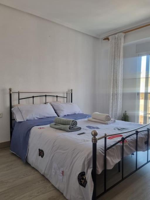 Lovely Three-Bedroom Apartment In Puerto De Sagunt Puerto de Sagunto Bagian luar foto